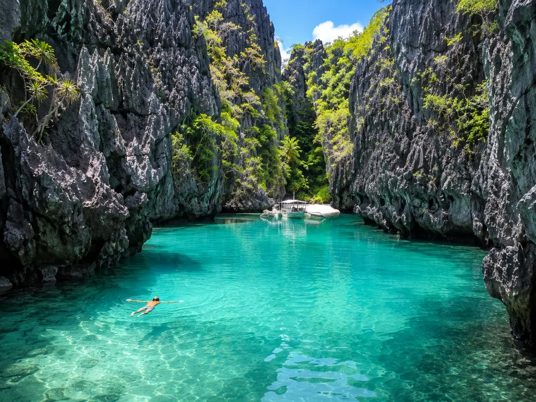 Big Lagoon w El Nido, turkusowa woda i wapienne klify